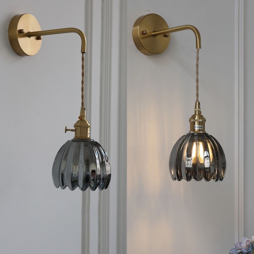 Applique murale vintage en verre nervuré | Luminaire suspendu ou fixe A Gris fumé