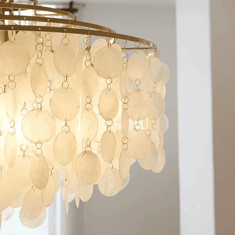 Lustre design en coquillages naturelles