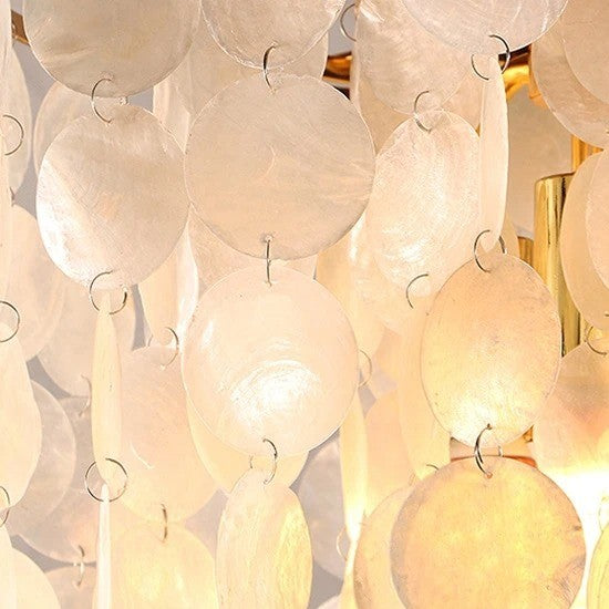Lustre design en coquillages naturelles