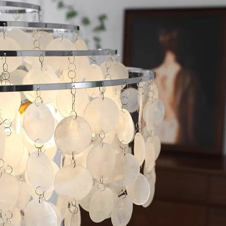 Lustre design en coquillages naturelles