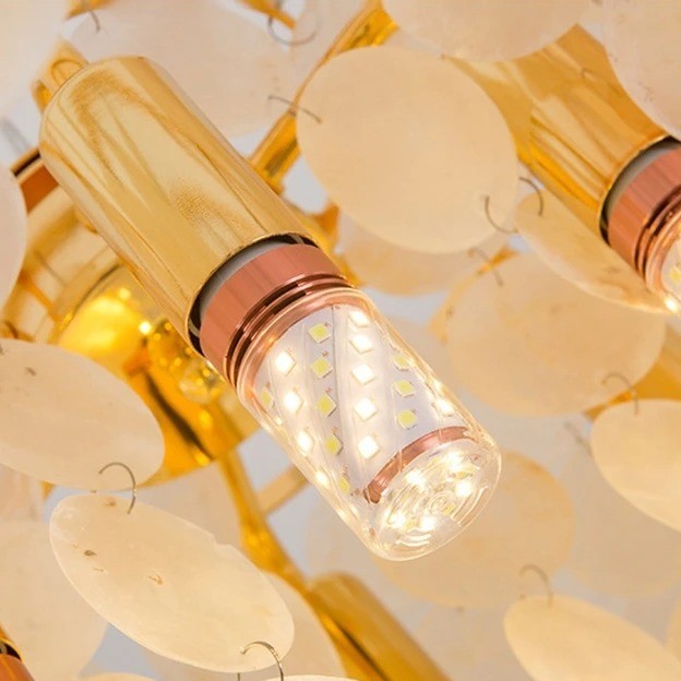 Lustre design en coquillages naturelles