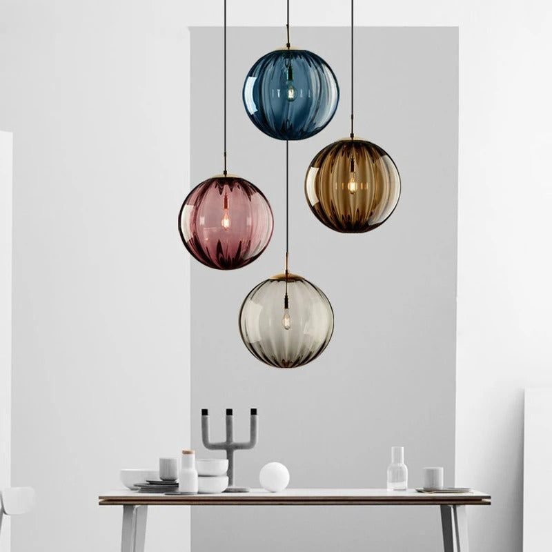 Suspension globe en verre nervuré | Éclat rétro & charme coloré