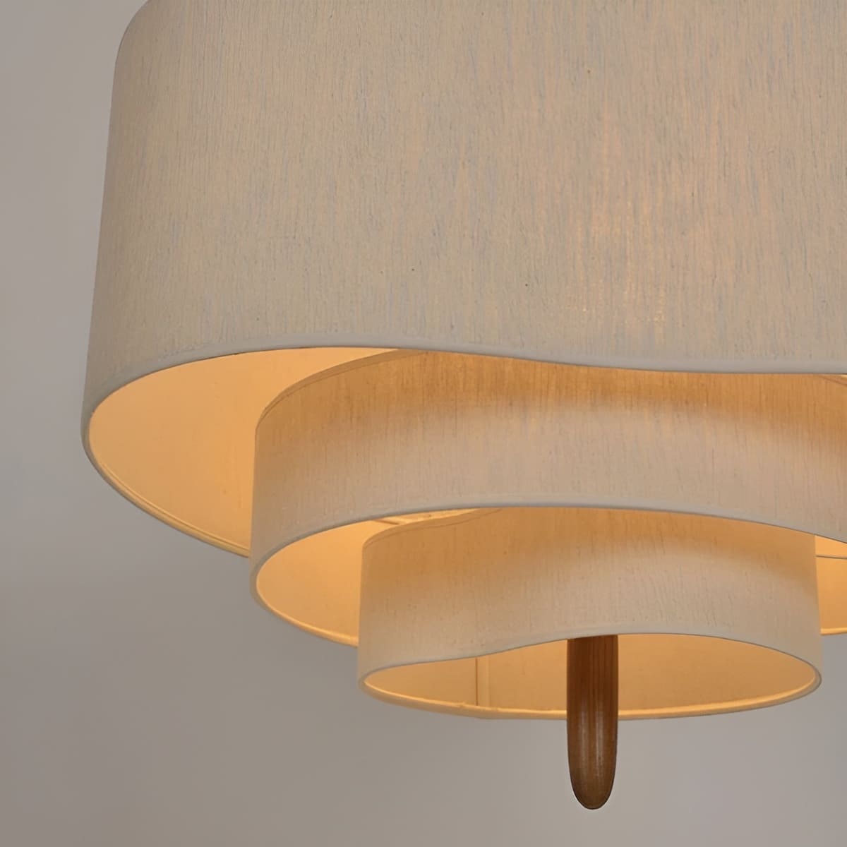 Suspension tissu spirale et bois | Élégance contemporaine