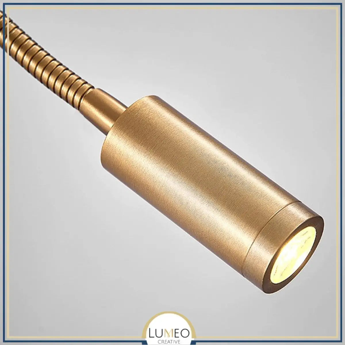 Applique murale avec liseuse LED | Luminaire de chevet chic et élégant