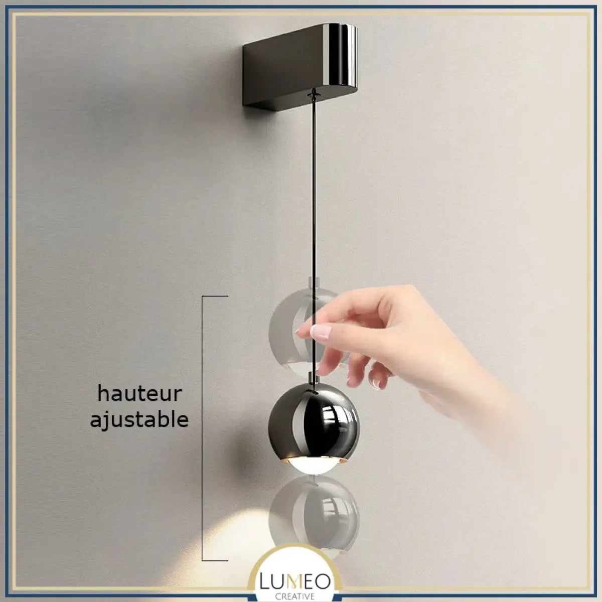 Applique murale boule suspendue chromée | Luminaire design ajustable pour chambre ou salon