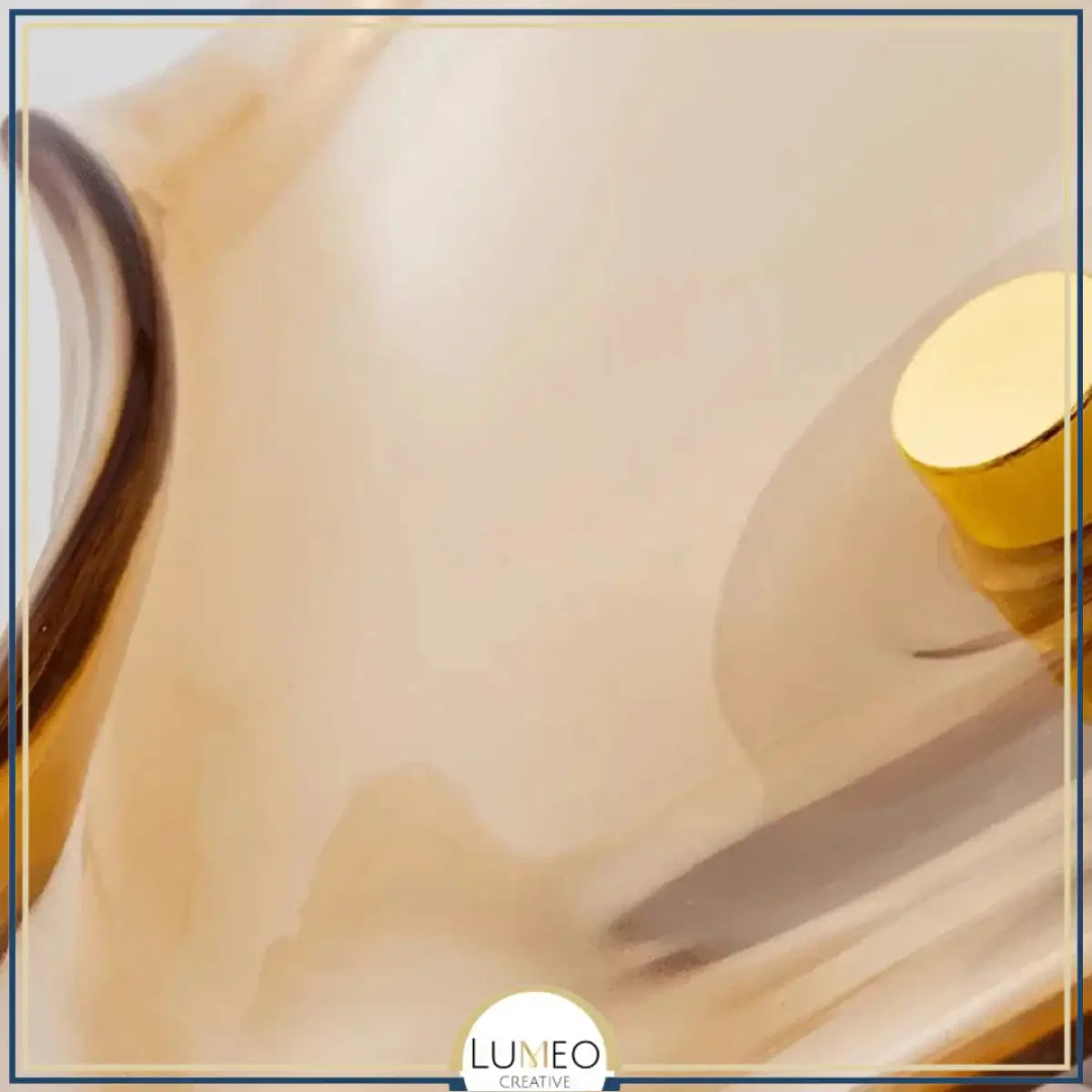 Applique murale en verre artistique | Luminaire décoratif au design organique et lumineux