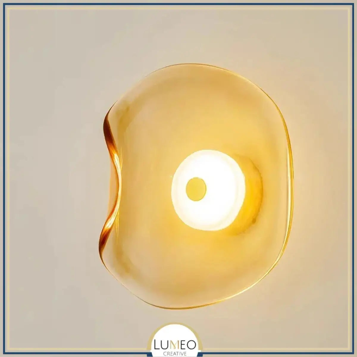 Applique murale en verre artistique | Luminaire décoratif au design organique et lumineux