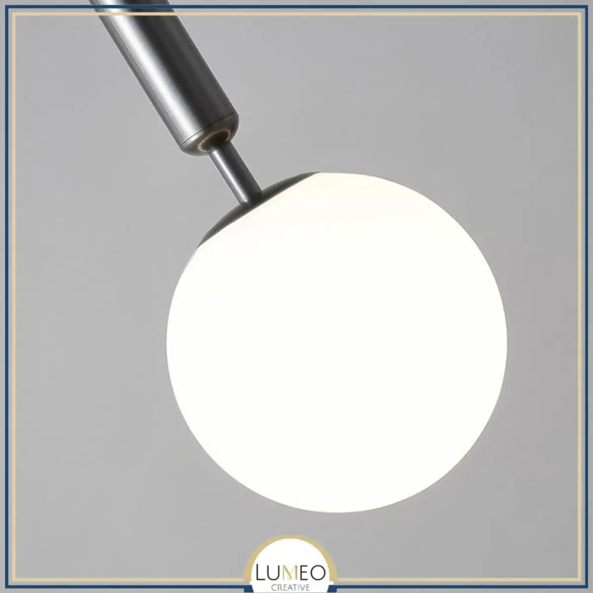 Applique murale globe dépoli suspendu | Luminaire chic et tendance