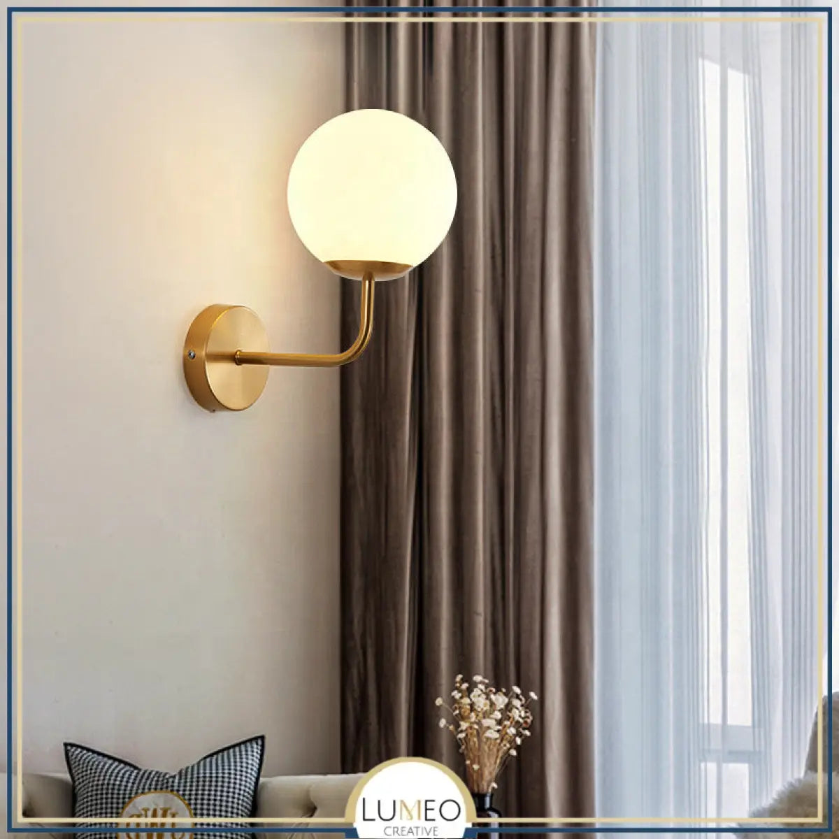 Applique murale globe dépoli suspendu | Luminaire chic et tendance A / Or