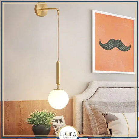 Applique murale globe dépoli suspendu | Luminaire chic et tendance B / Or