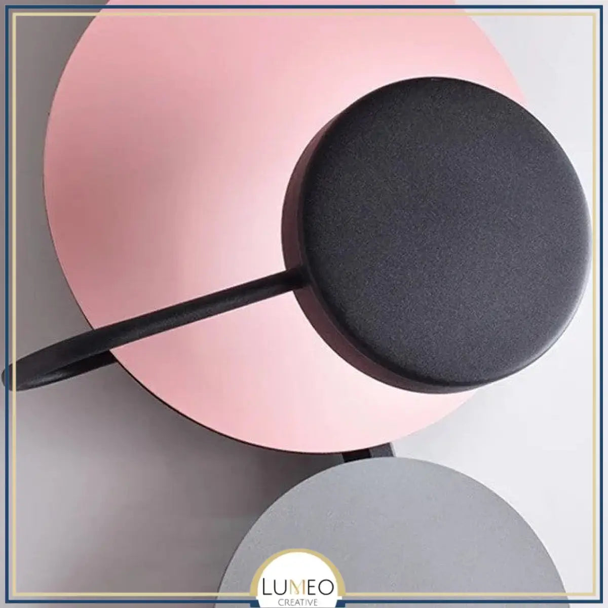 Applique murale graphique à disques colorés