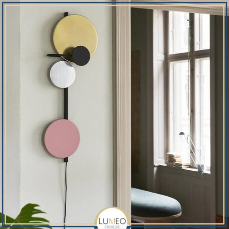 Applique murale graphique à disques colorés