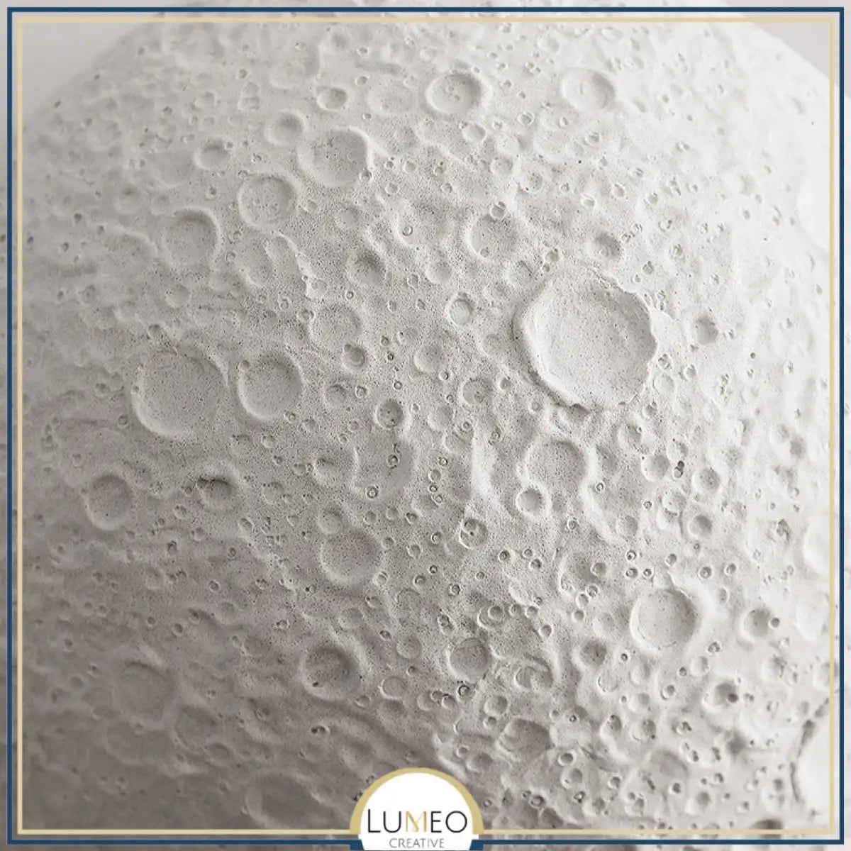 Applique murale lune en relief 3D | Luminaire décoratif à effet halo lunaire