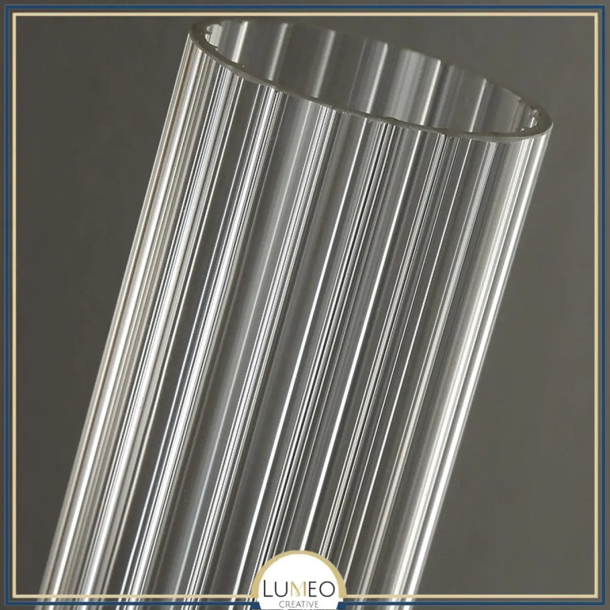 Applique murale rétro chic en verre rainuré | Luminaire mural vintage et sophistiqué