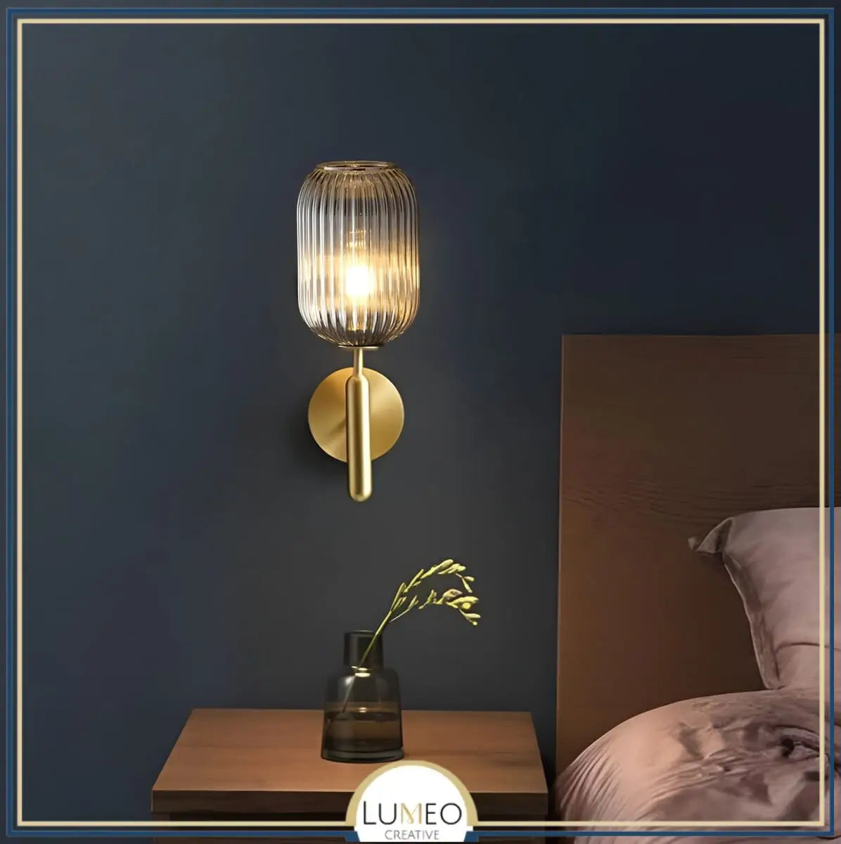 Lampe de chevet murale en verre souffé