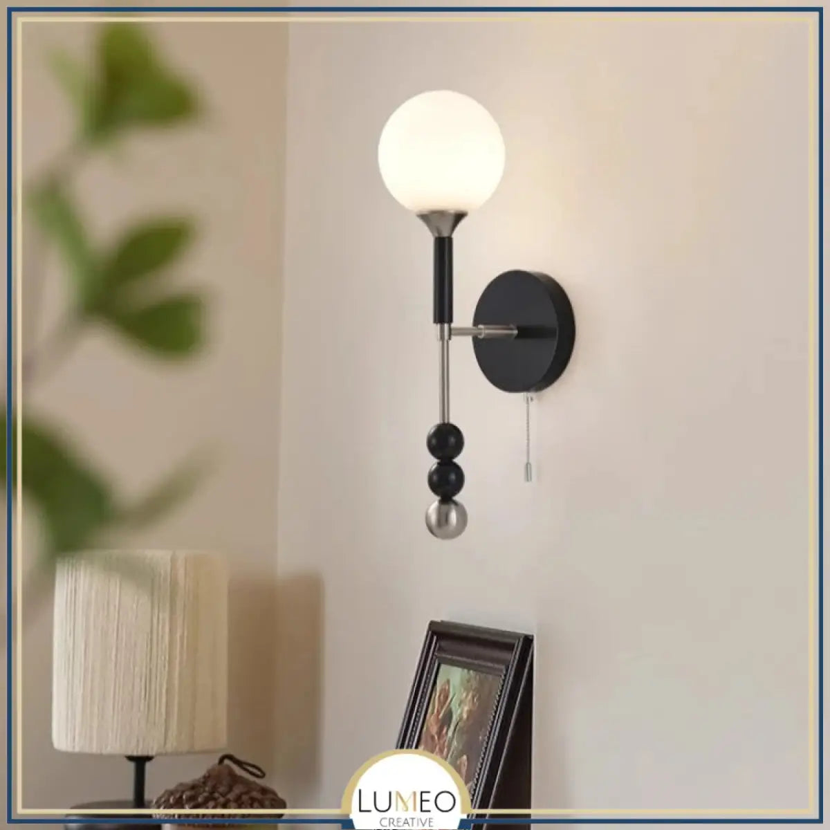 Applique murale vintage globe en verre & bois | Luminaire au charme rétro chic