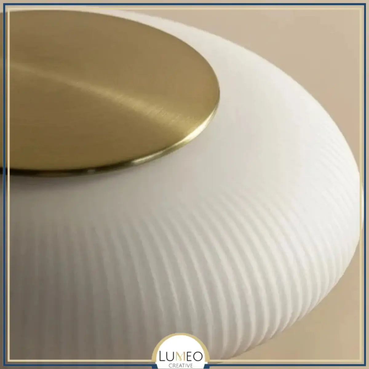 Lampe à poser abat jour en verre strié | Élégance Rétro chic