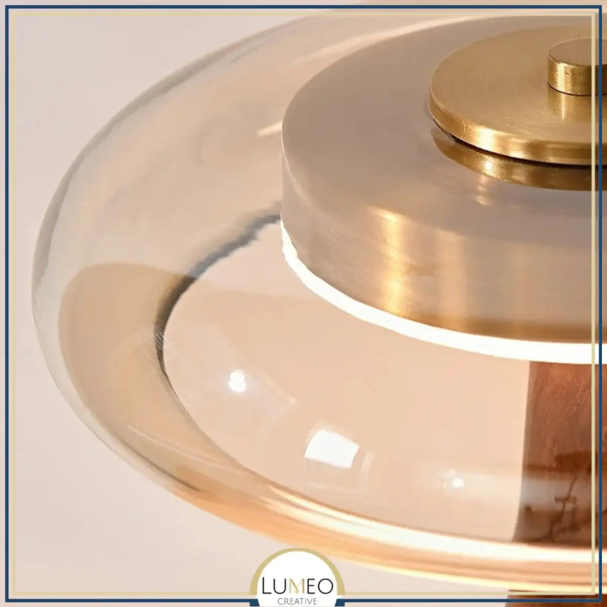 Lampe à poser bois et verre fumé | Design organique