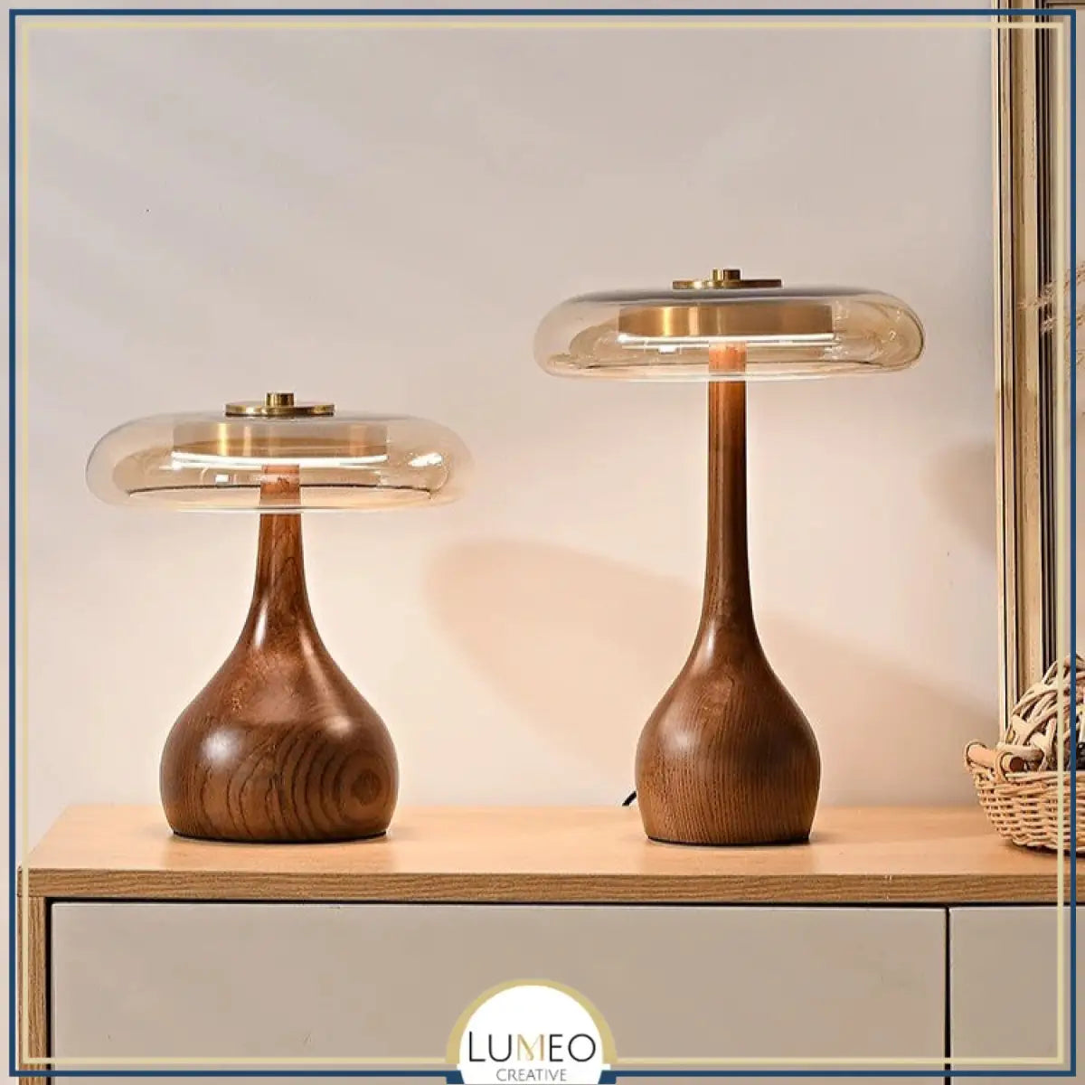 Lampe à poser bois et verre fumé | Design organique