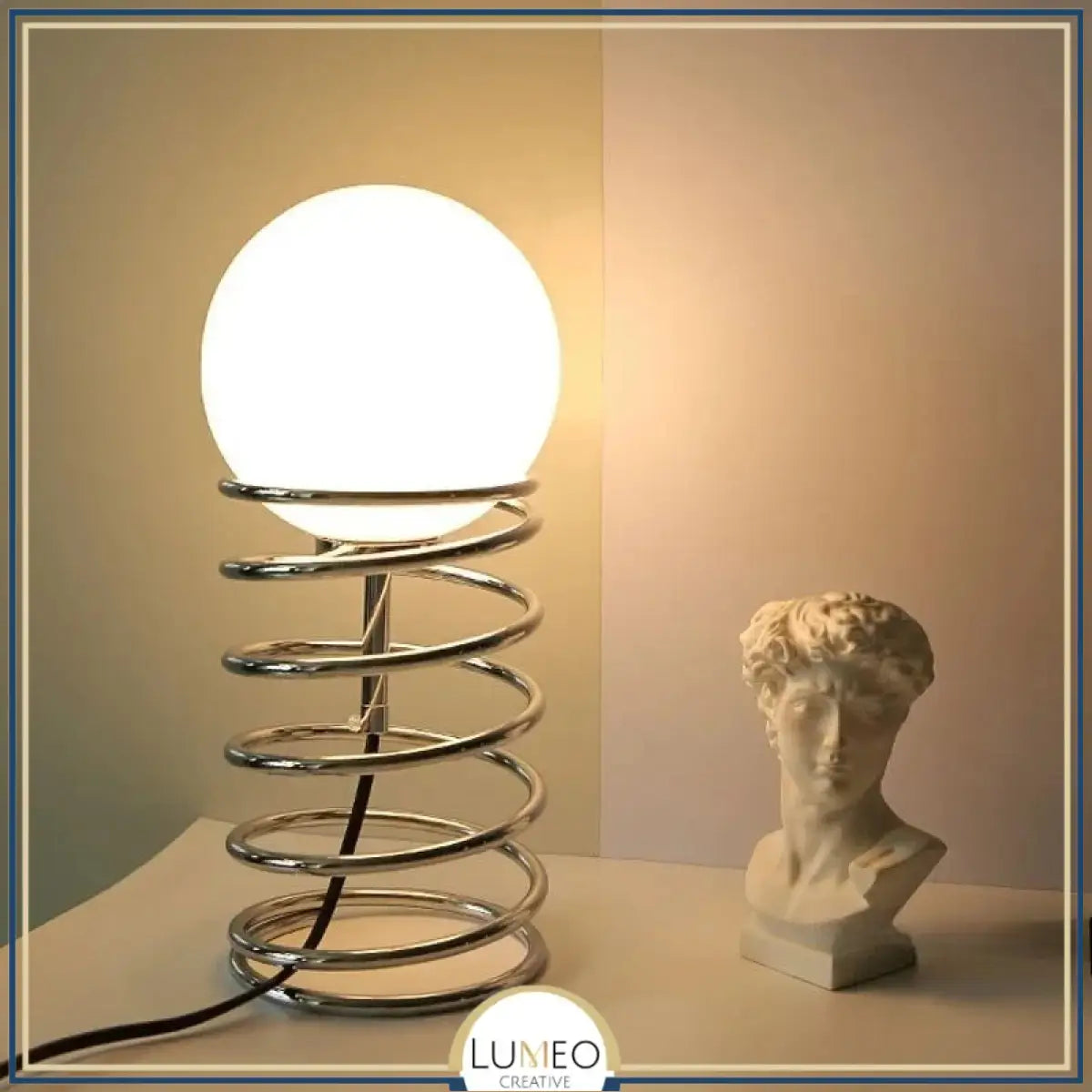 Lampe à poser design globe ressort | Élégance contemporaine A