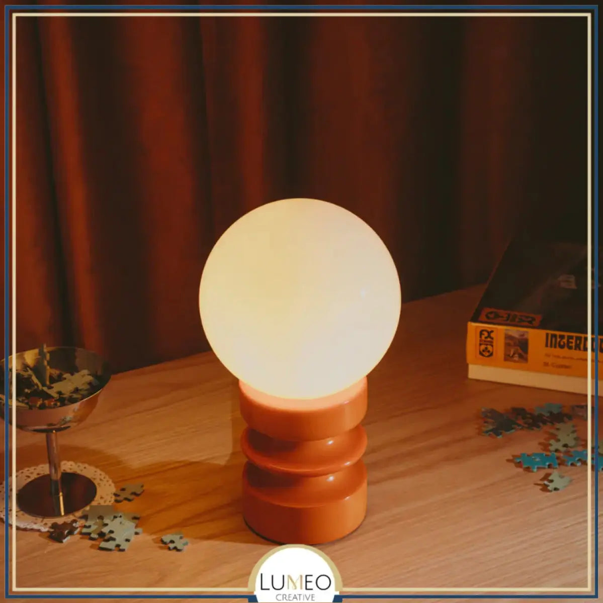 Lampe à poser design globe ressort | Élégance contemporaine