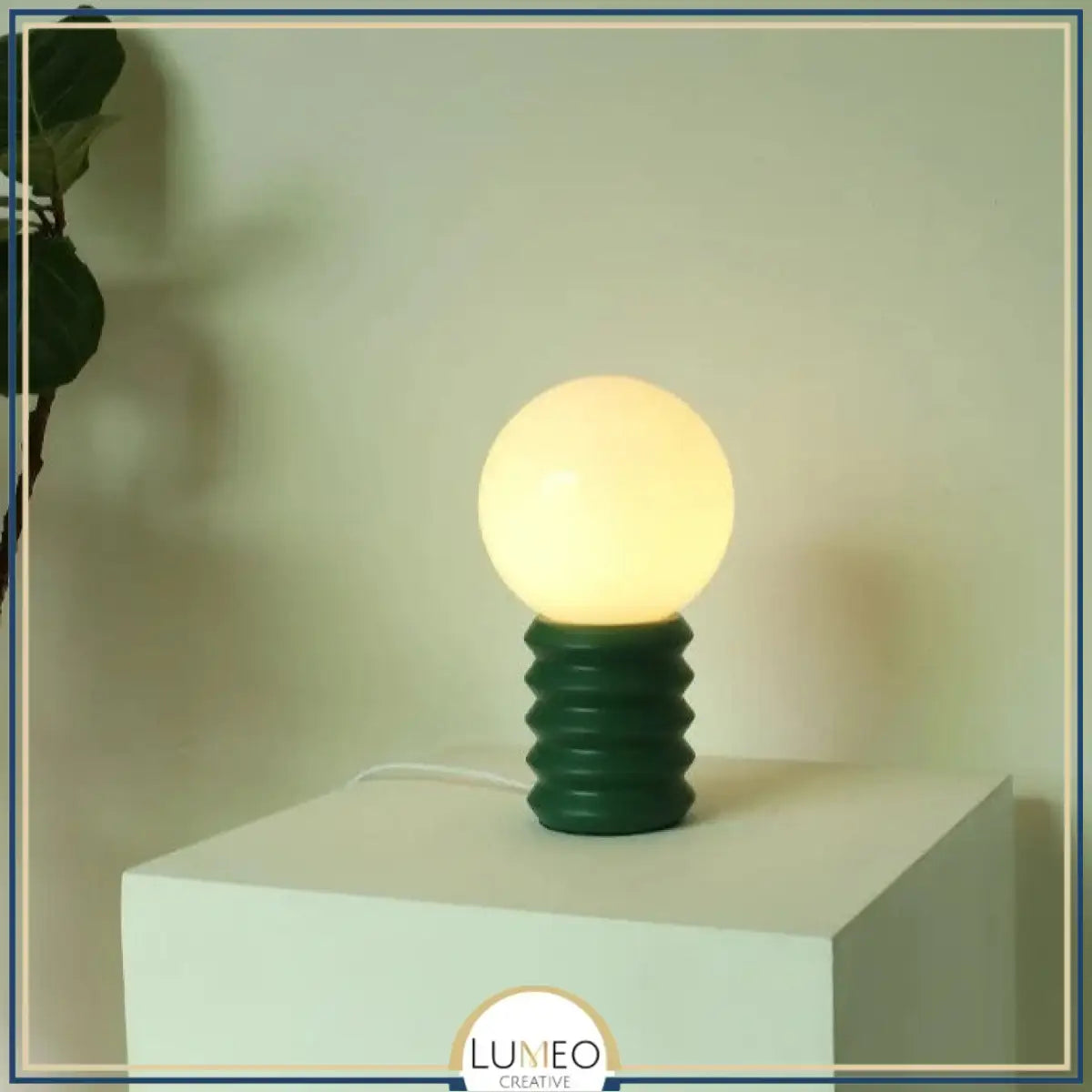 Lampe à poser design globe ressort | Élégance contemporaine F