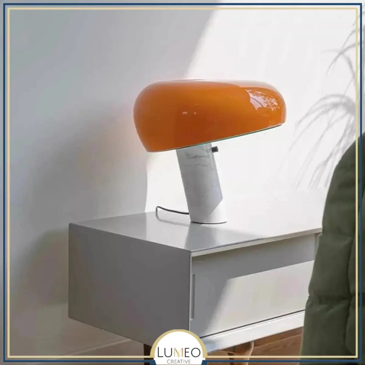 Lampe champignon marbre et abat jour coloré | Luminaire de table design italien