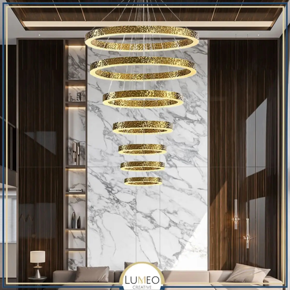 Lustre anneaux martelés dorés | Contemporain & Chic