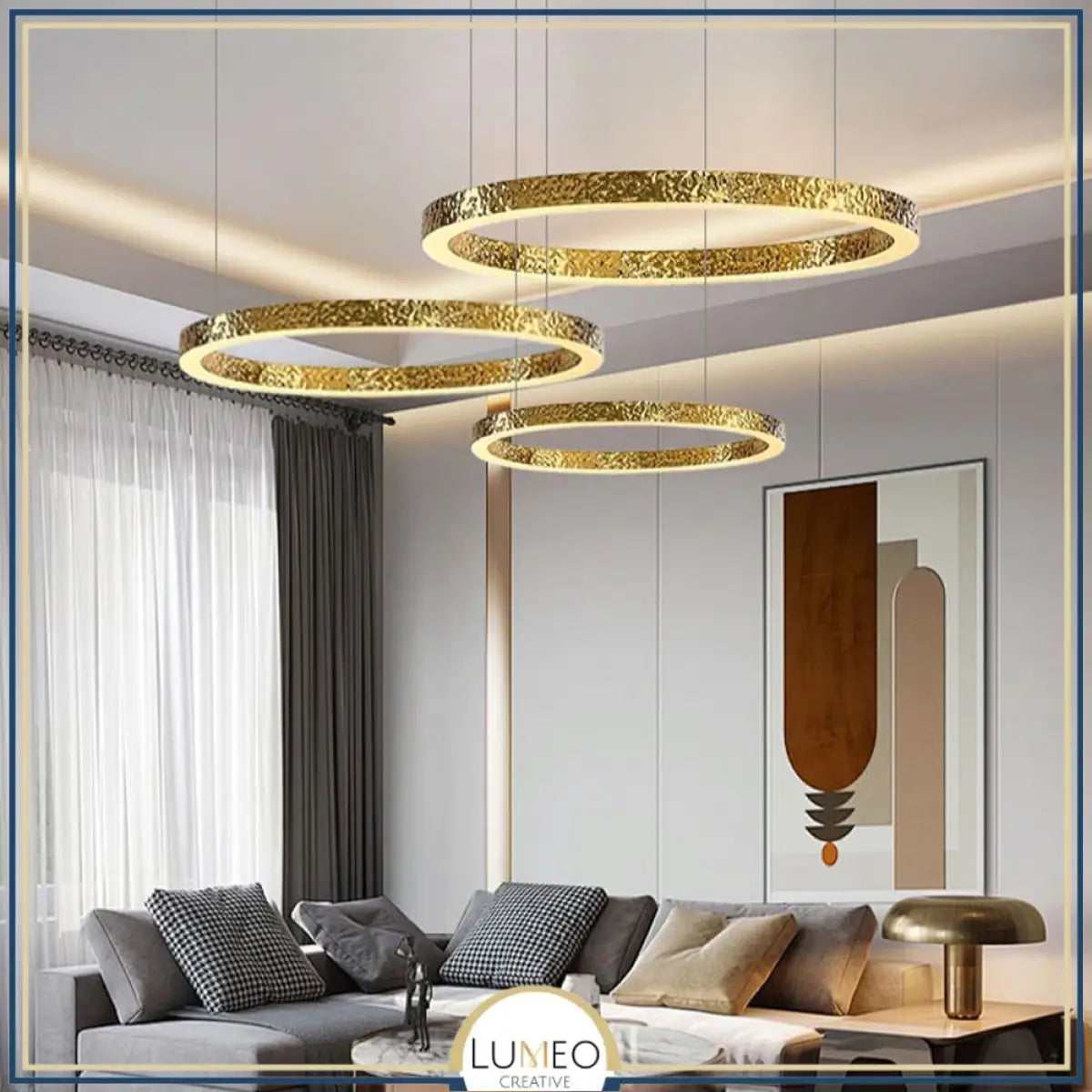 Lustre anneaux martelés dorés | Contemporain & Chic