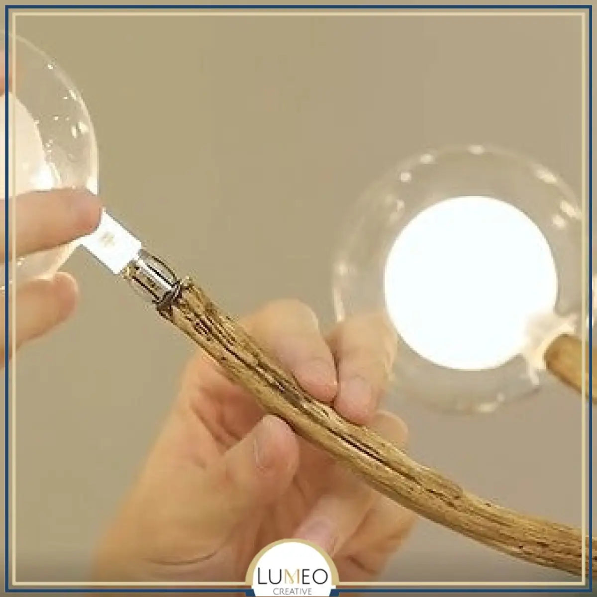 Lustre branche d’arbre à sphères lumineuses | Élégance rustique & design naturel