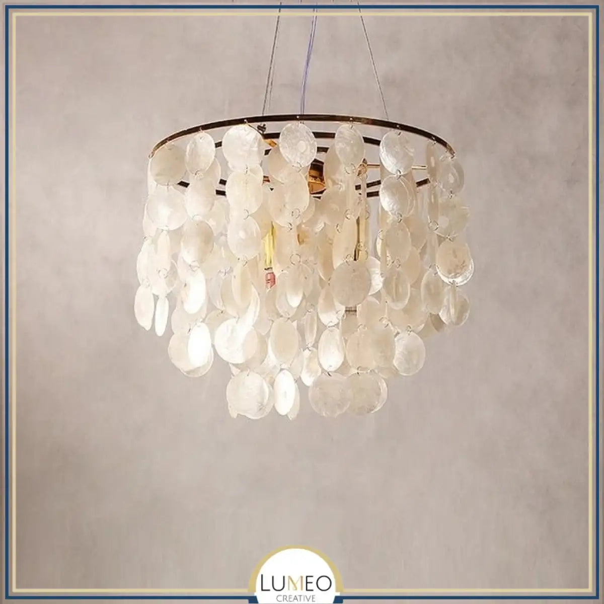 Lustre design en coquillages naturelles