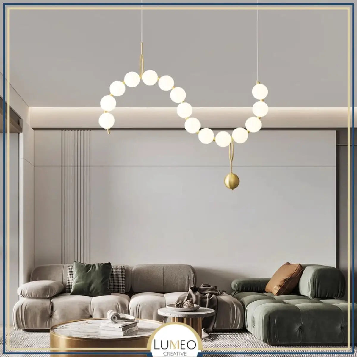 Lustre doré orné de perles en verre opalin | Luminaire chic
