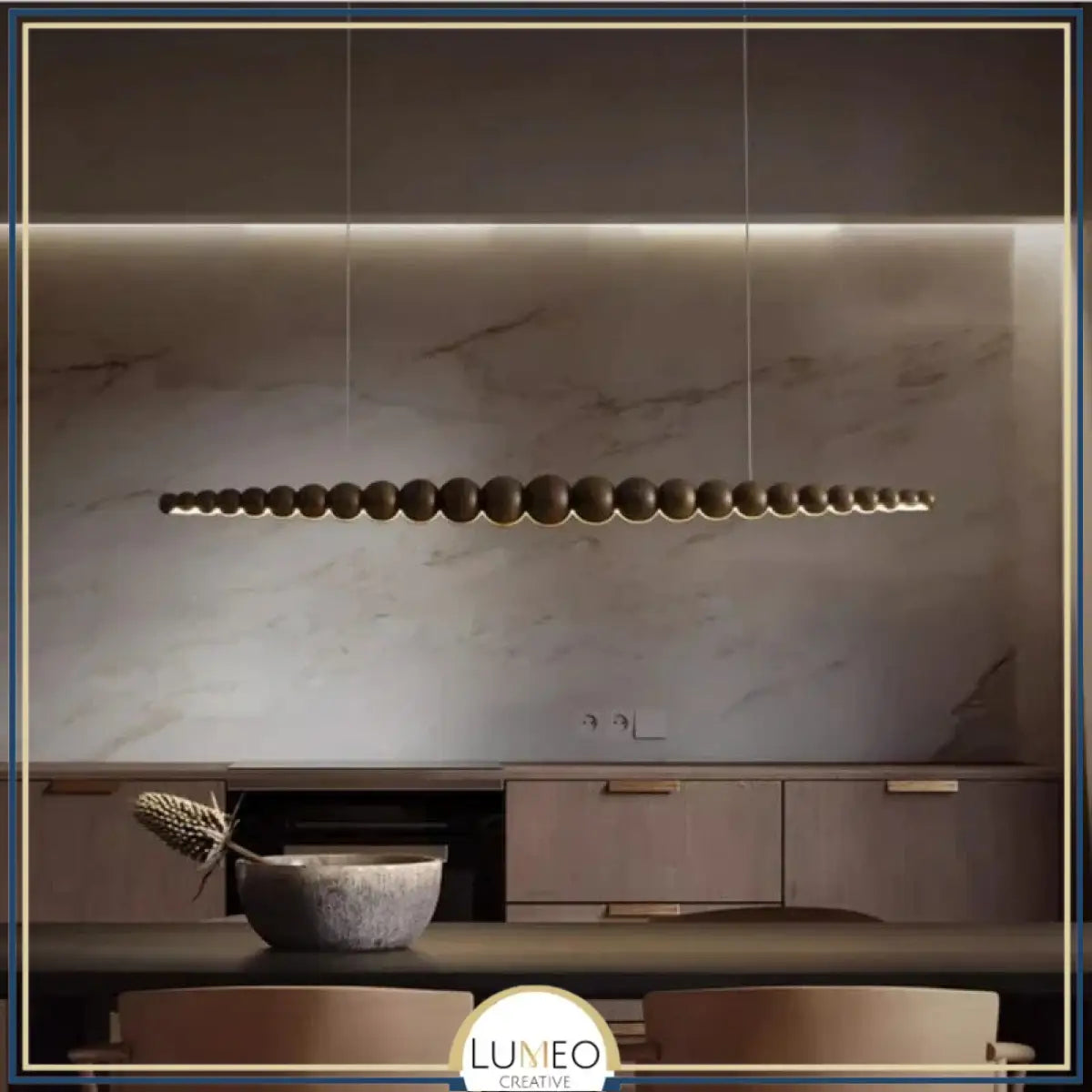 Lustre linéaire en sphères de bois à LED Marron foncé