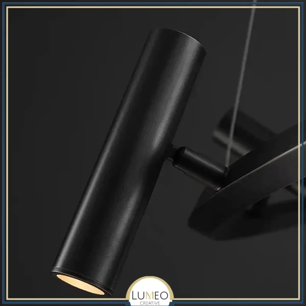 Lustre suspendu à spots orientables | Structure graphique et éclairage directionnel