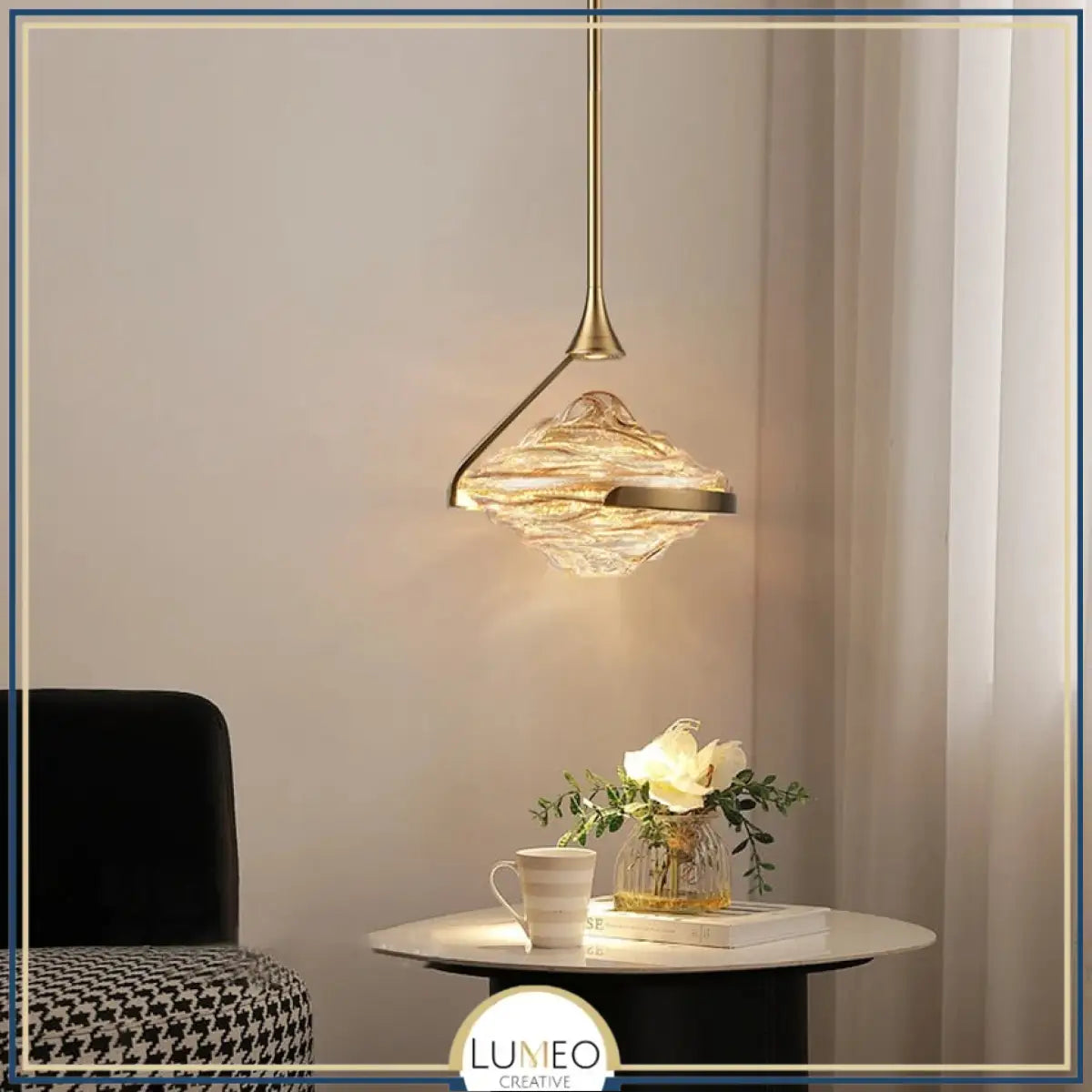 Lustre suspendu cristal ondulé en métal doré ou argenté