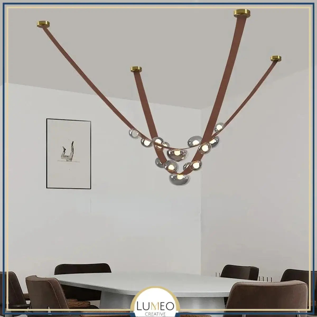 Lustre suspendu design à sangles de cuir et globes en verre