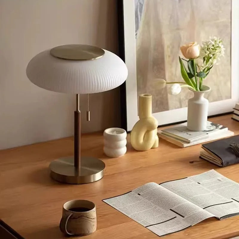 Lampe à poser abat jour en verre strié | Élégance Rétro chic