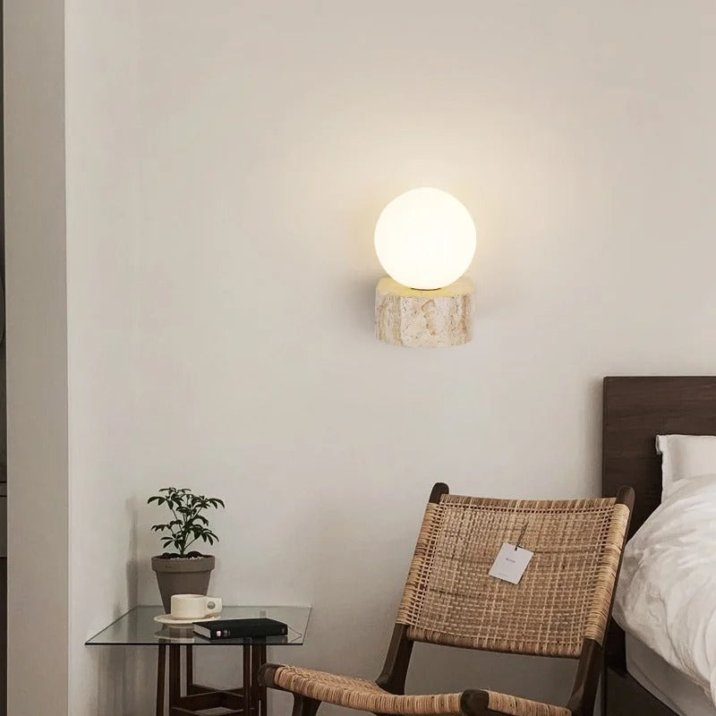 Applique murale globe et pierre naturelle | Luminaire minimaliste au charme brut