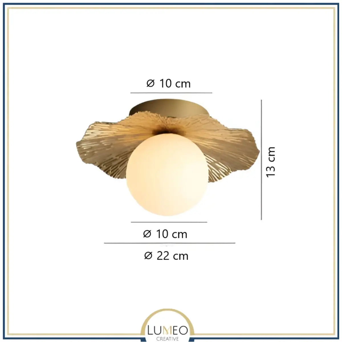 Plafonnier en cuivre et boule de verre opalin | Plafonnier lotus Moyen / ø 22 cm