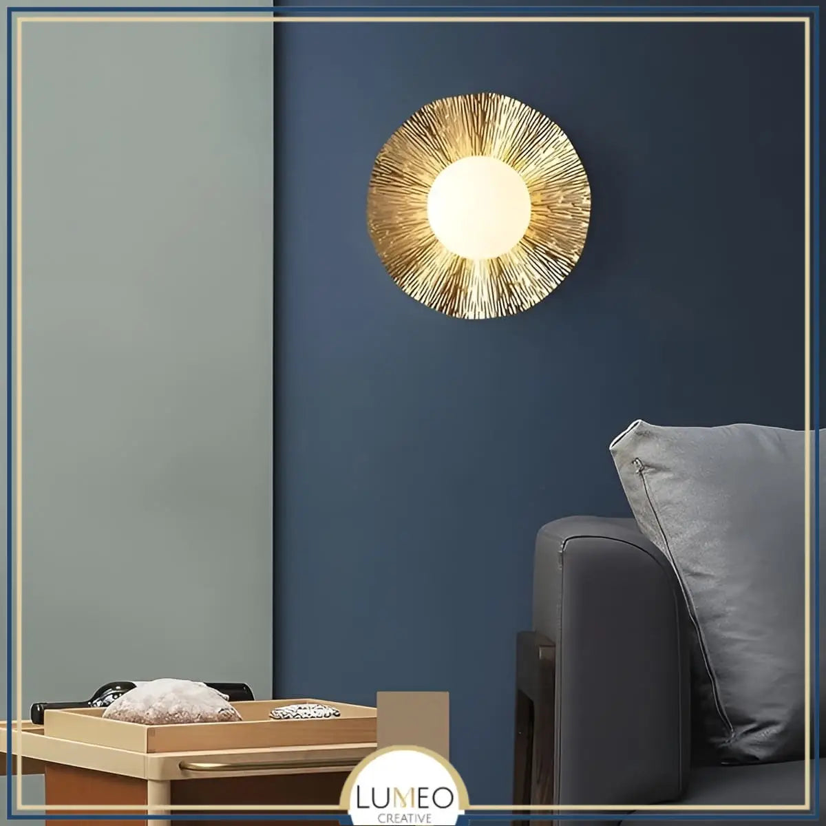 Applique murale doré et boule de verre