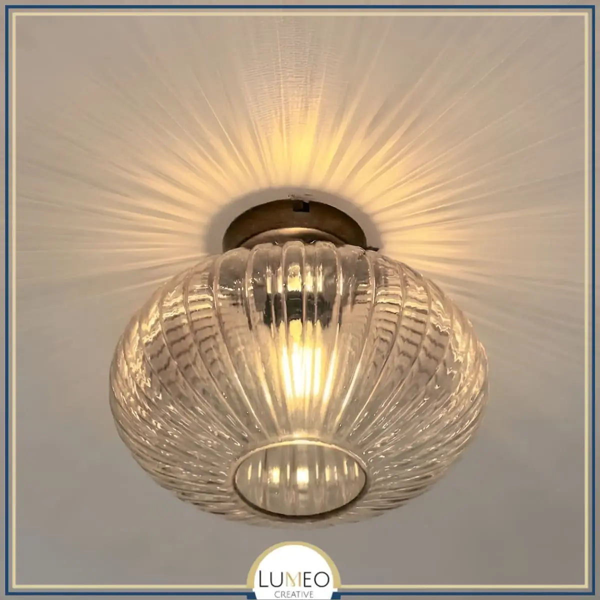 plafonnier en verre transparent