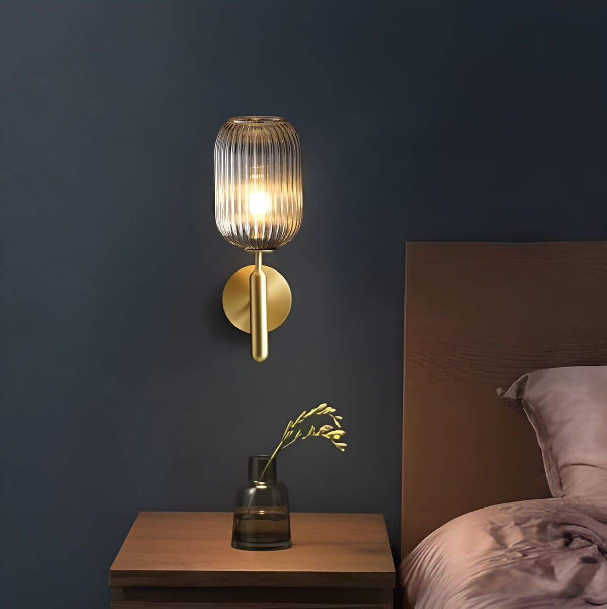 Lampe de chevet murale en verre souffé