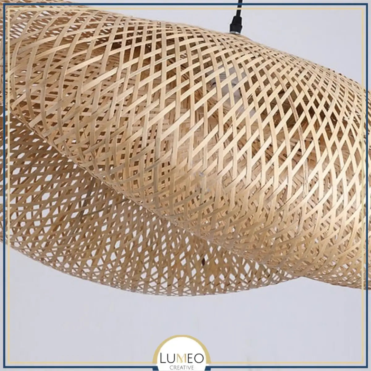 Suspension design en rotin tressé | Forme organique et chaleureuse