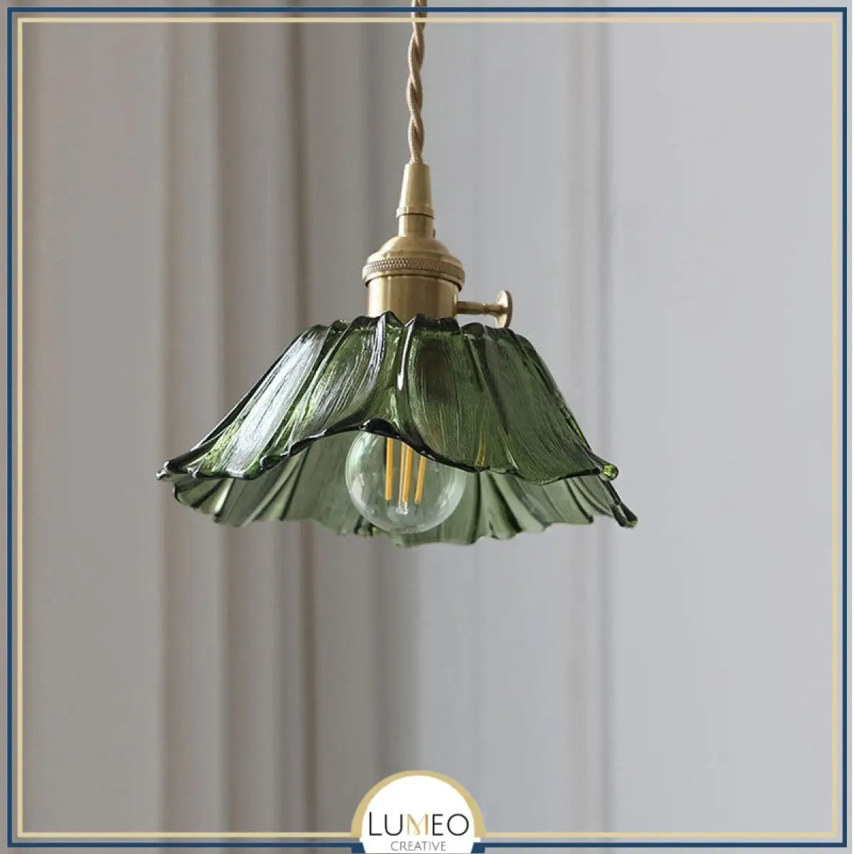 Suspension et plafonnier florale en verre coloré | Luminaire vintage en forme de fleur