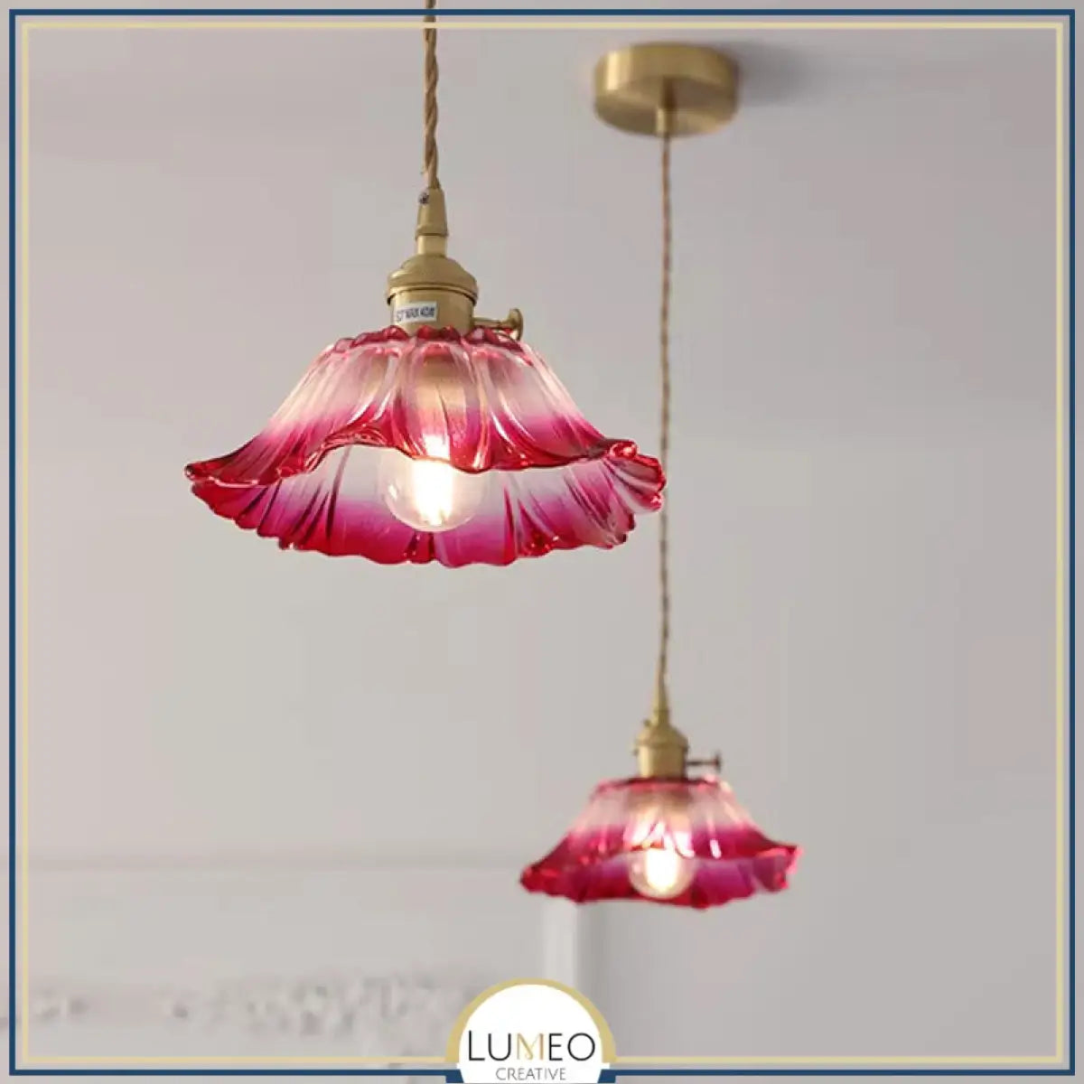 Suspension et plafonnier florale en verre coloré | Luminaire vintage en forme de fleur