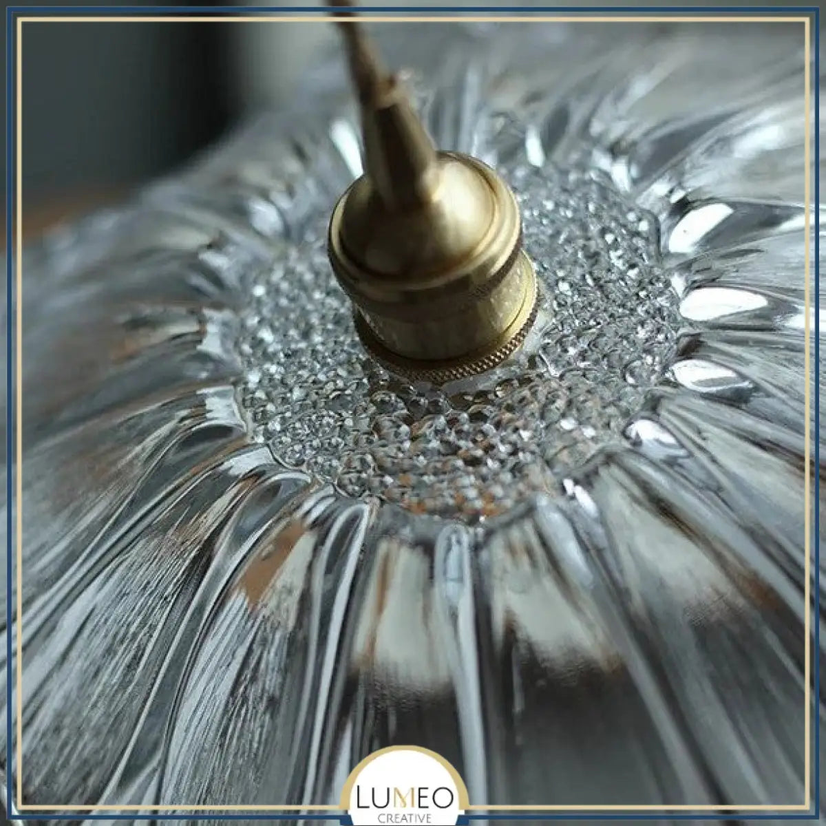 Suspension et plafonnier florale en verre coloré | Luminaire vintage en forme de fleur