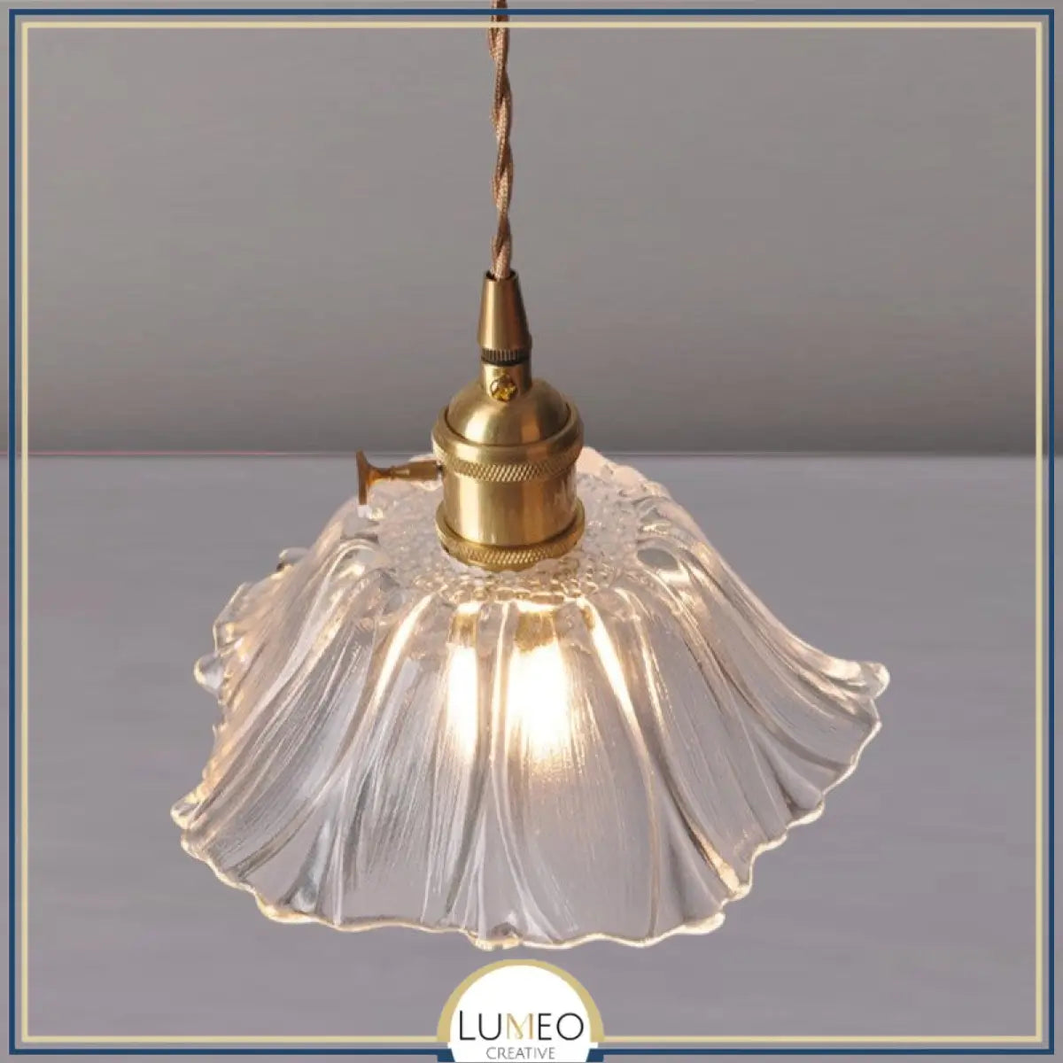 Suspension et plafonnier florale en verre coloré | Luminaire vintage en forme de fleur