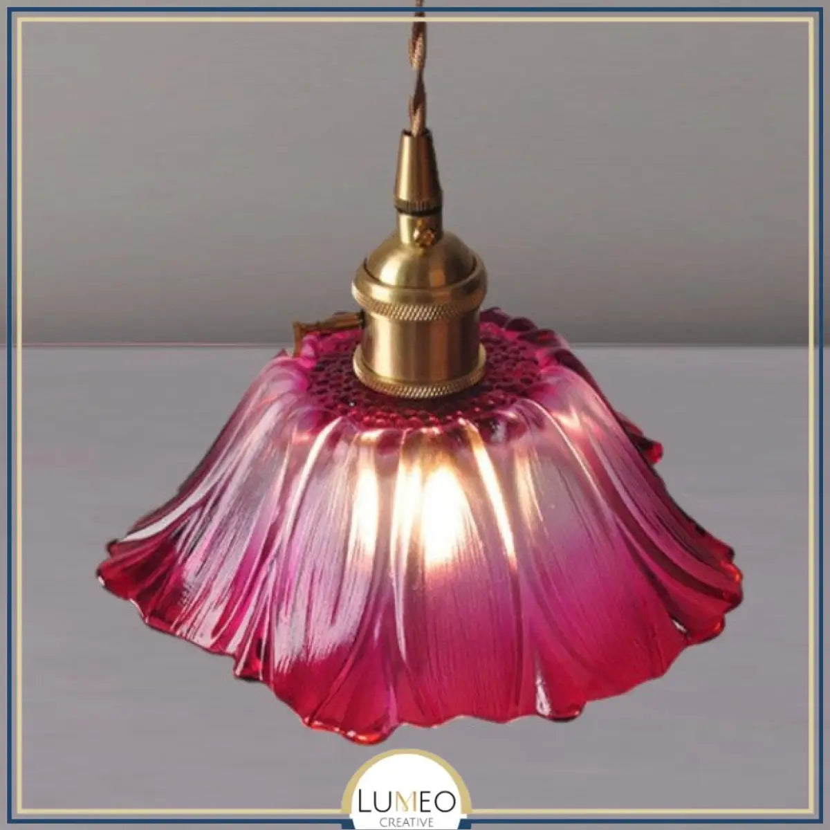 Suspension et plafonnier florale en verre coloré | Luminaire vintage en forme de fleur