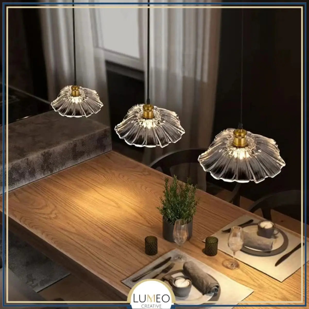 Suspension et plafonnier florale en verre coloré | Luminaire vintage en forme de fleur