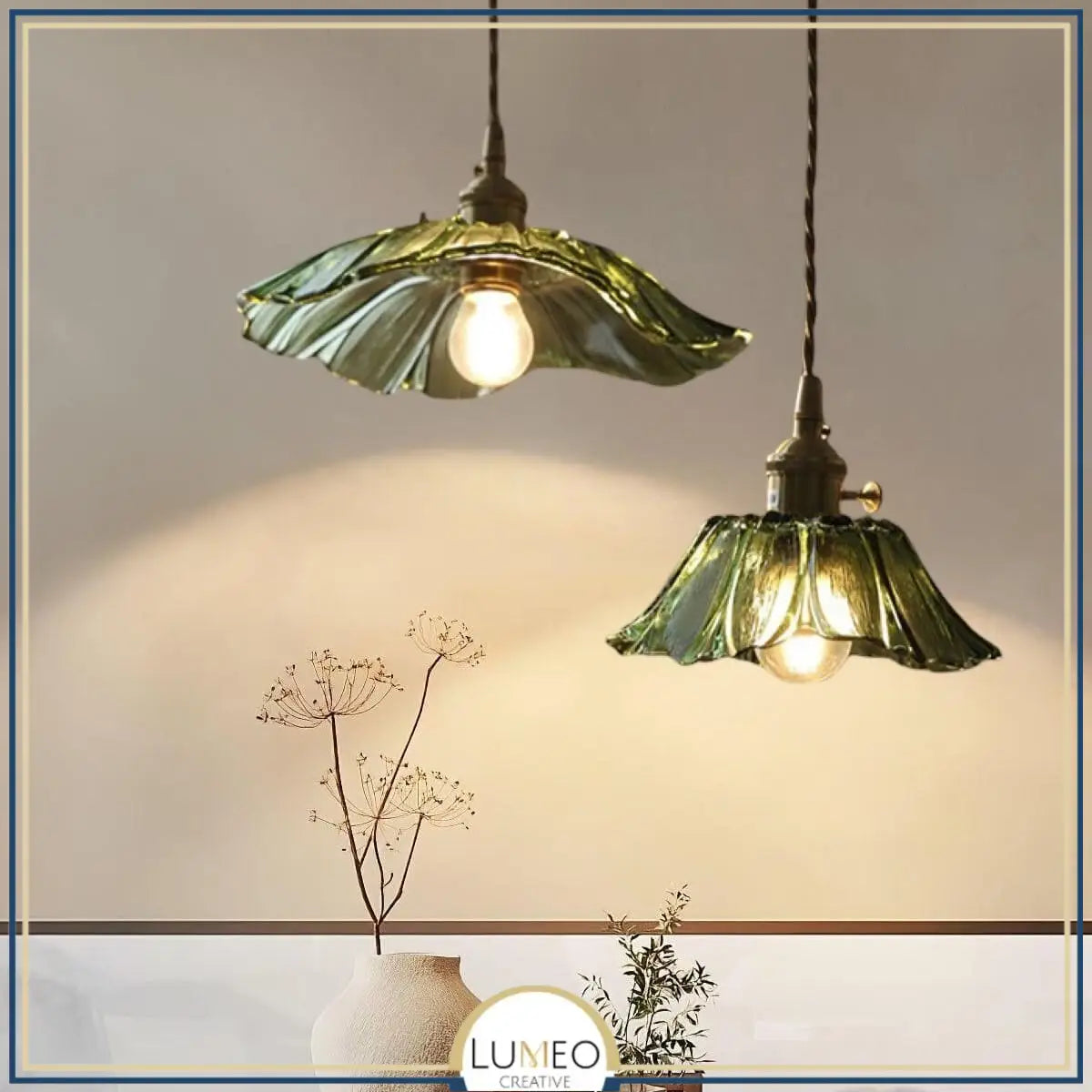 Suspension et plafonnier florale en verre coloré | Luminaire vintage en forme de fleur